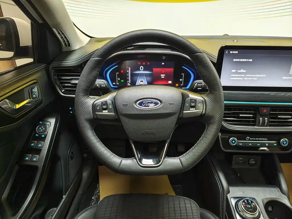 Ford Focus Hatchback EcoBoost 180 Auto Edge Trend Type, фото 15