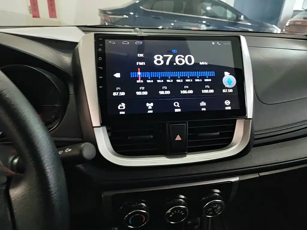 Toyota Yaris L — миниатюра 13