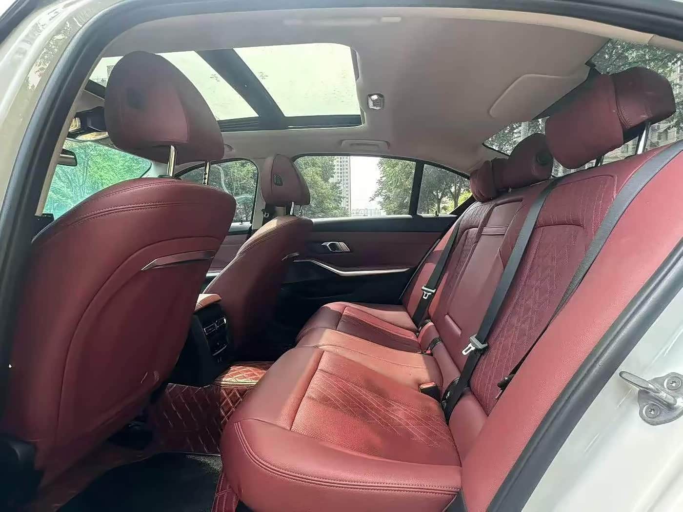BMW 3 Series 2.0 л 2024 г. Белый, пробег 35000 км