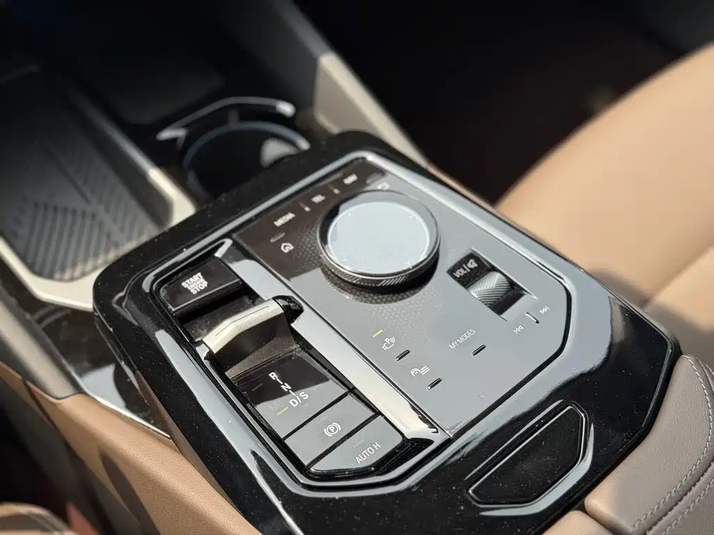 BMW 5 Series — миниатюра 17