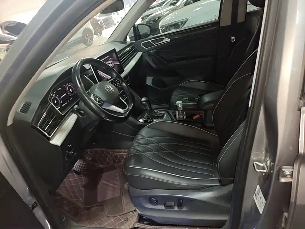Volkswagen Tiguan L PHEV — миниатюра 15