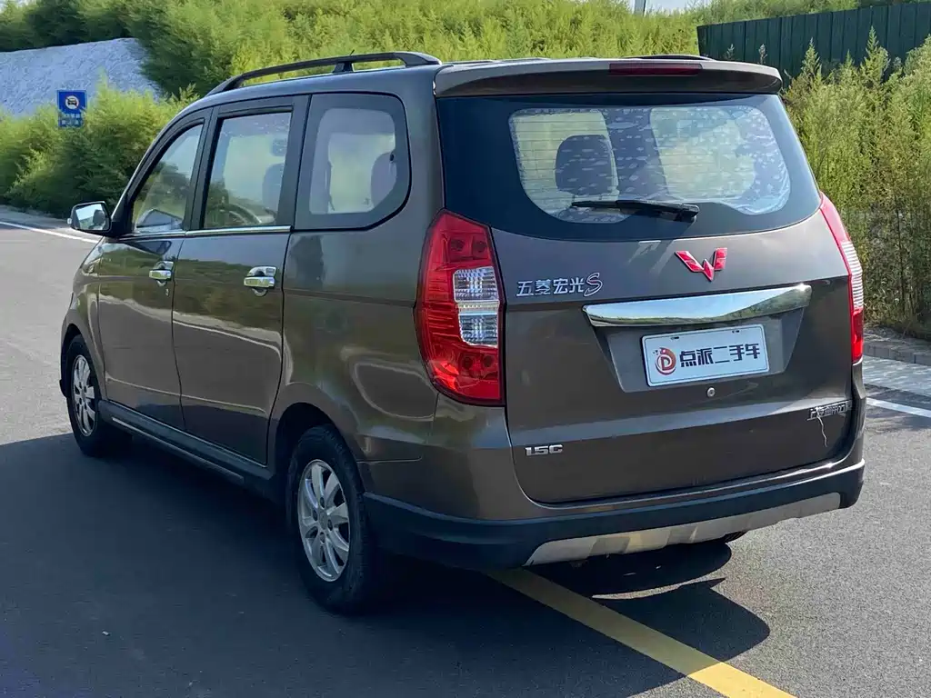 Wuling Hongguang — миниатюра 6