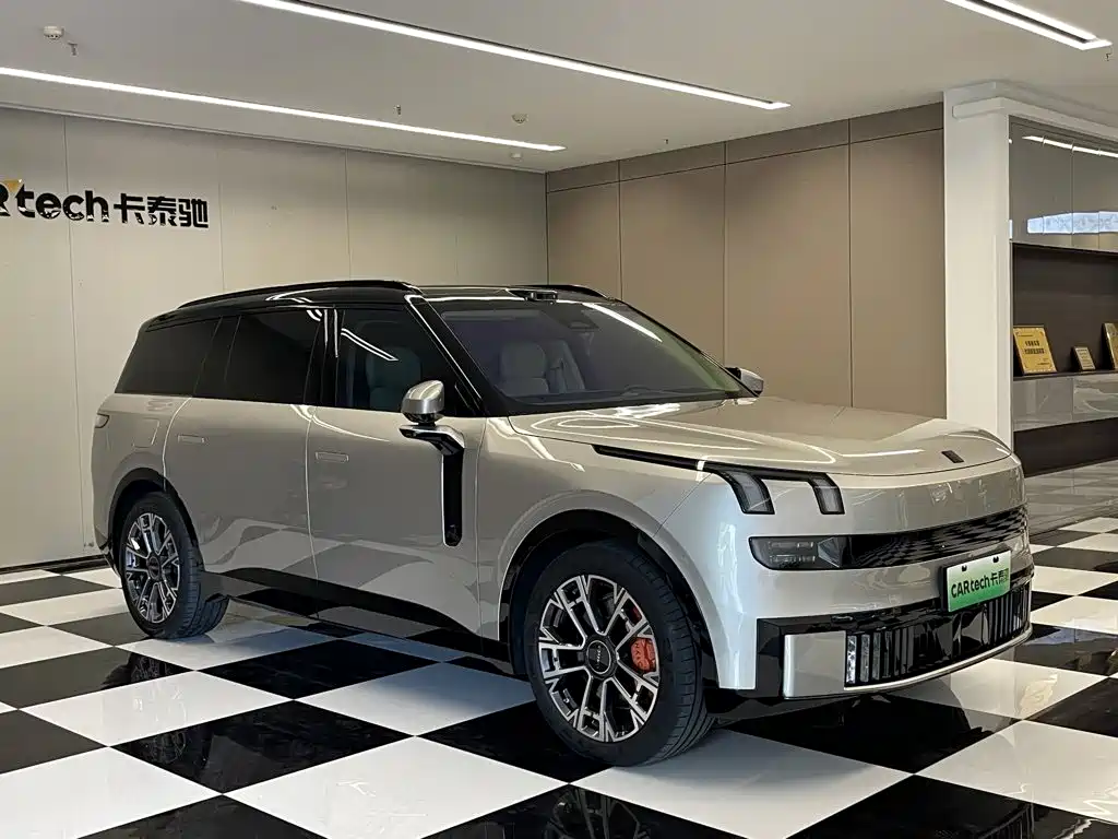 Lynk & Co 900 — миниатюра 2