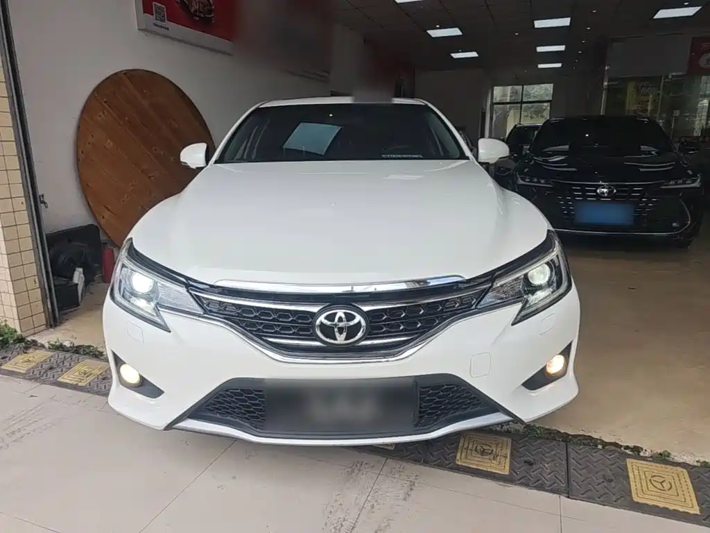 Toyota Reiz — миниатюра 3