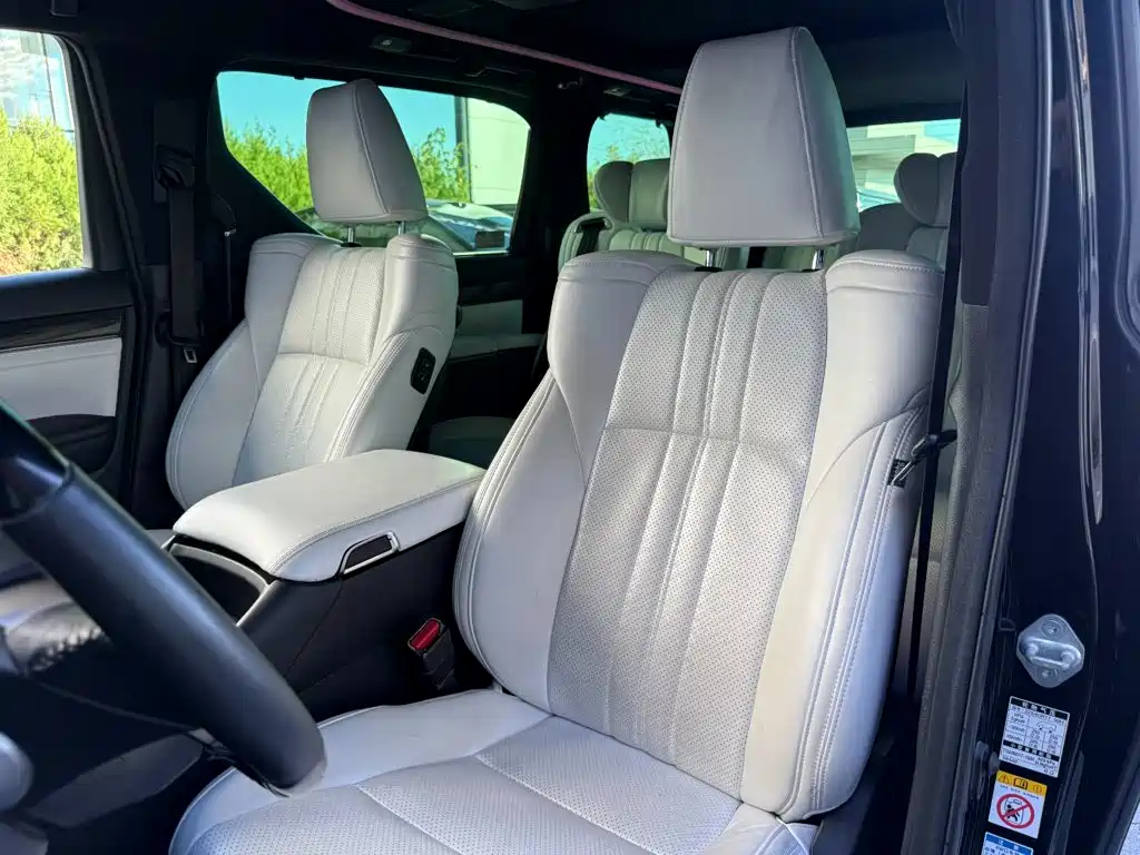Toyota Vellfire — миниатюра 27