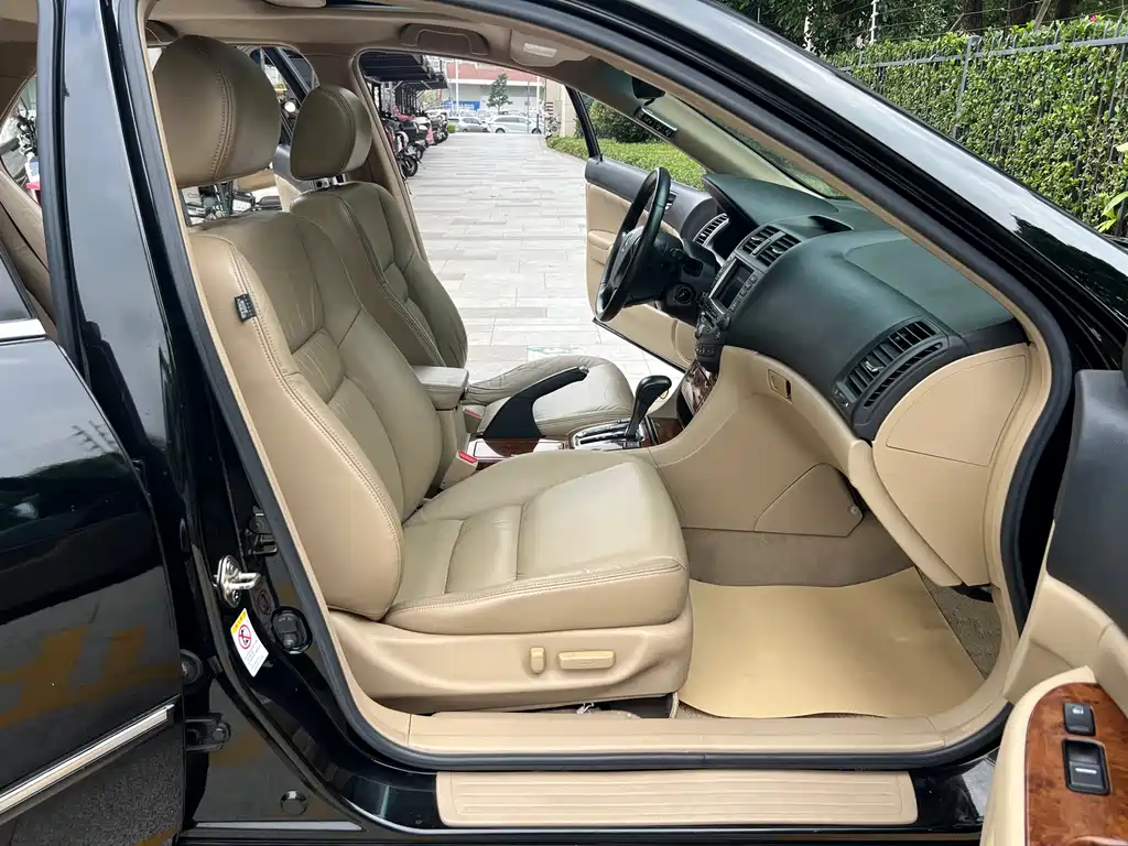Honda Accord 2007 2.4L AT Luxury