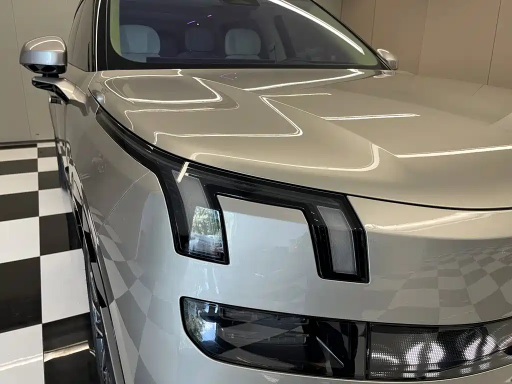 Lynk & Co 900 — миниатюра 9