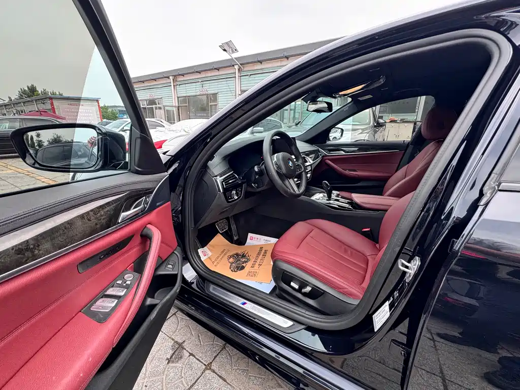 BMW 5 Series — миниатюра 5