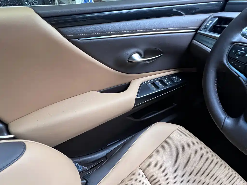 Lexus ES — миниатюра 8