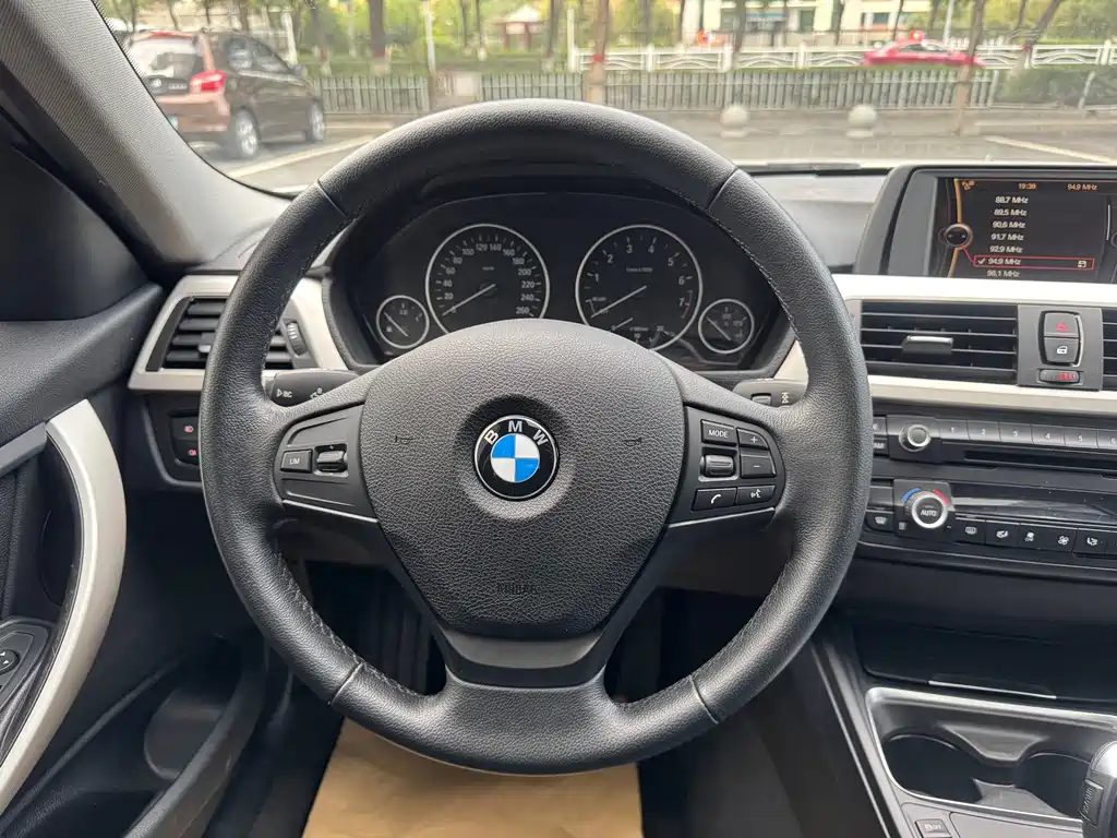 BMW 3 Series — миниатюра 7
