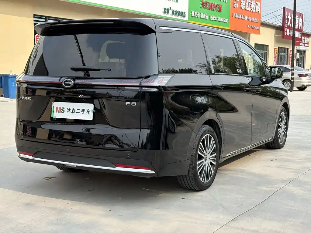 GAC Motor Trumpchi E8 PHEV — миниатюра 4