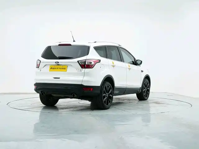 Ford Kuga — миниатюра 7