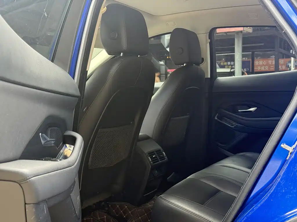 Jaguar E-PACE — миниатюра 5