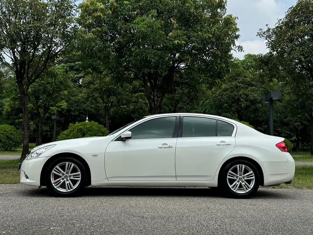 Infiniti G — миниатюра 4
