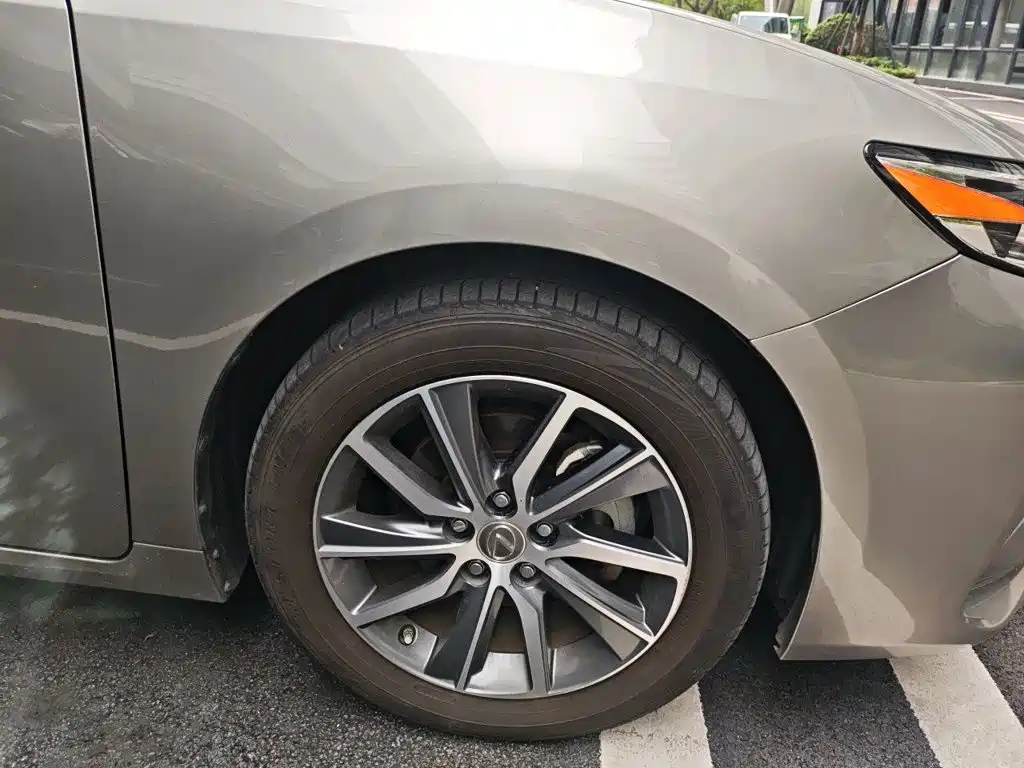 Lexus ES — миниатюра 8