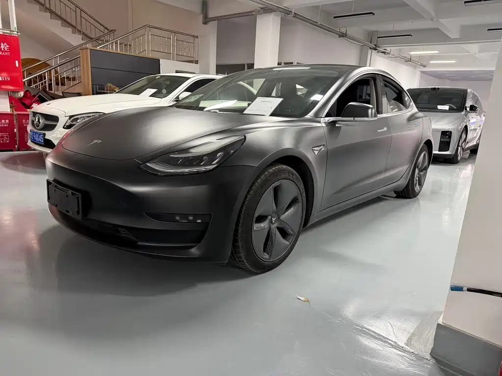 Tesla Model 3 — миниатюра 15
