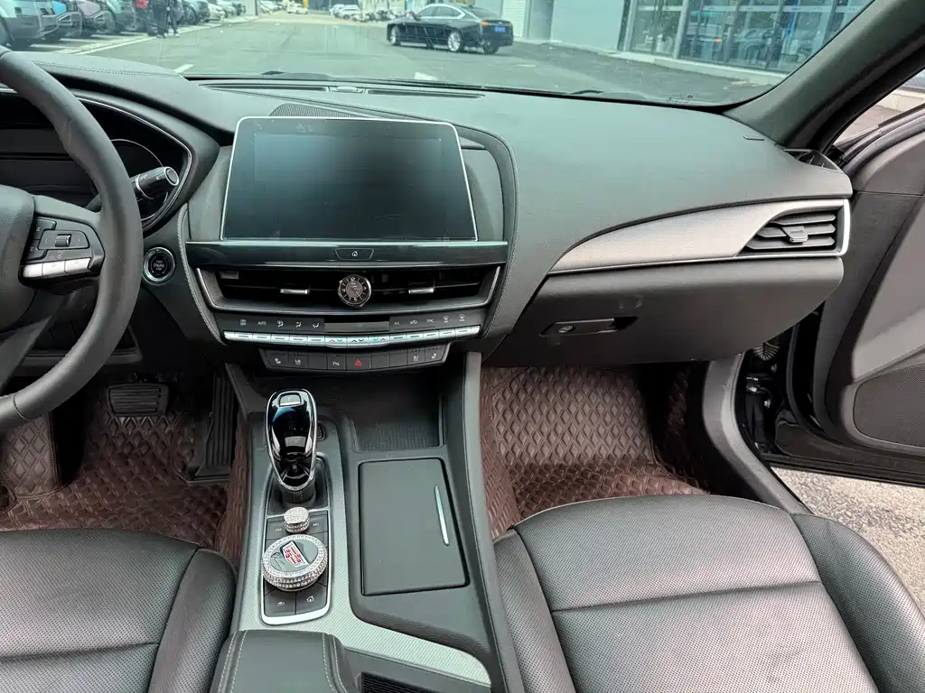 Cadillac CT5 — миниатюра 6