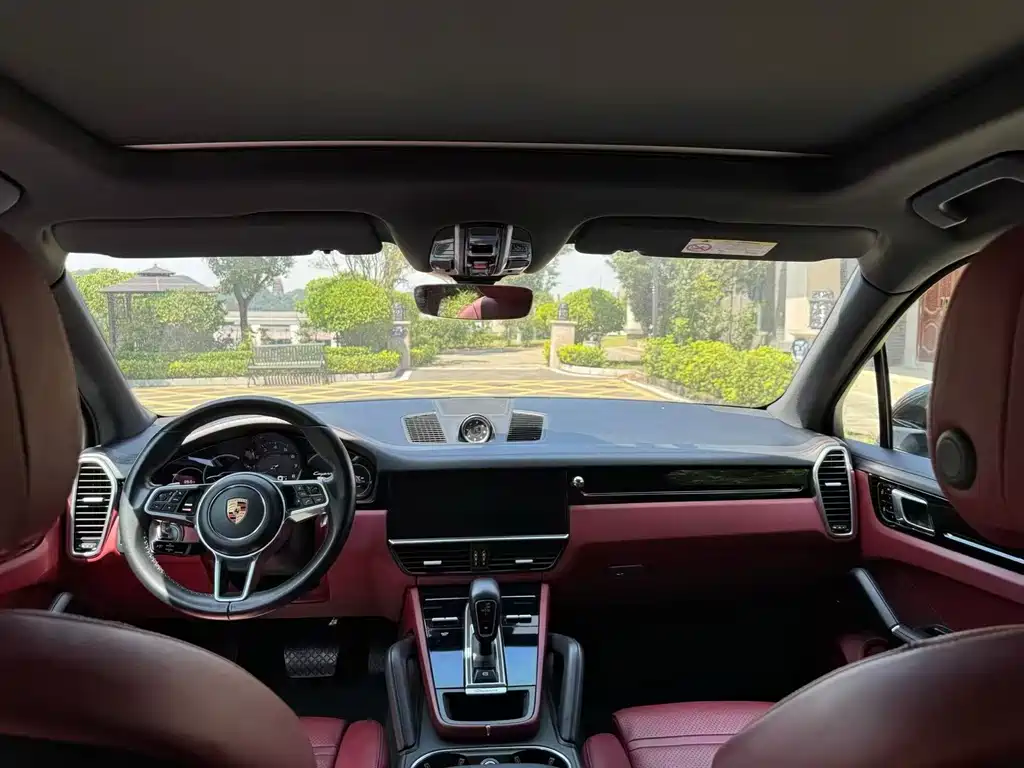 Porsche Cayenne — миниатюра 4
