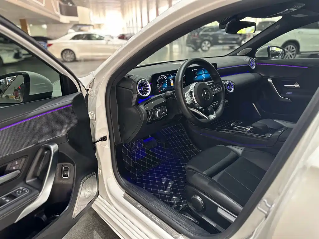 Mercedes-Benz A-Class — миниатюра 7