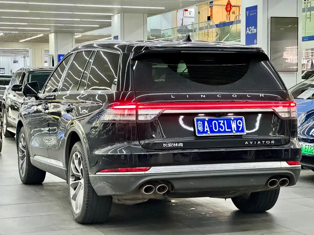 Lincoln Aviator — миниатюра 14