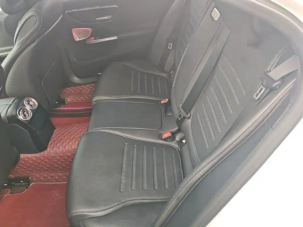Mercedes-Benz C-Class — миниатюра 17