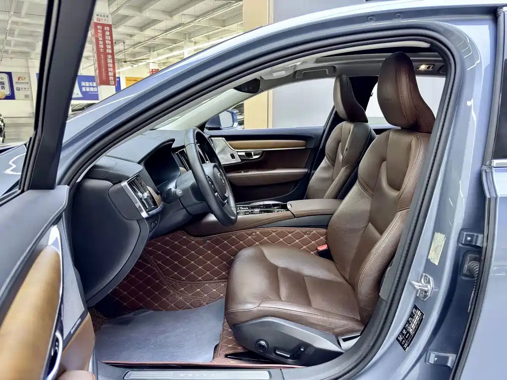 Volvo S90 PHEV — миниатюра 11