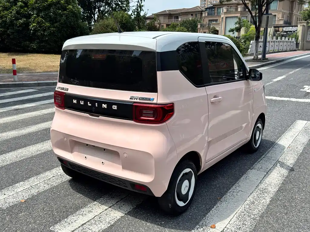 Wuling MINIEV — миниатюра 7
