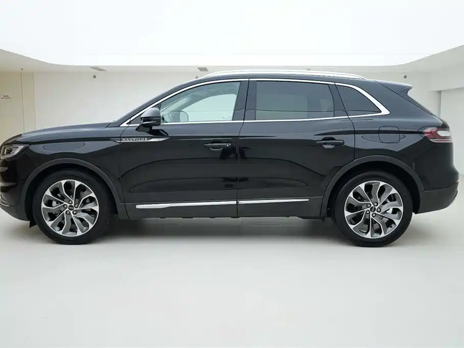 Lincoln Nautilus 2021 2.0T Premium
