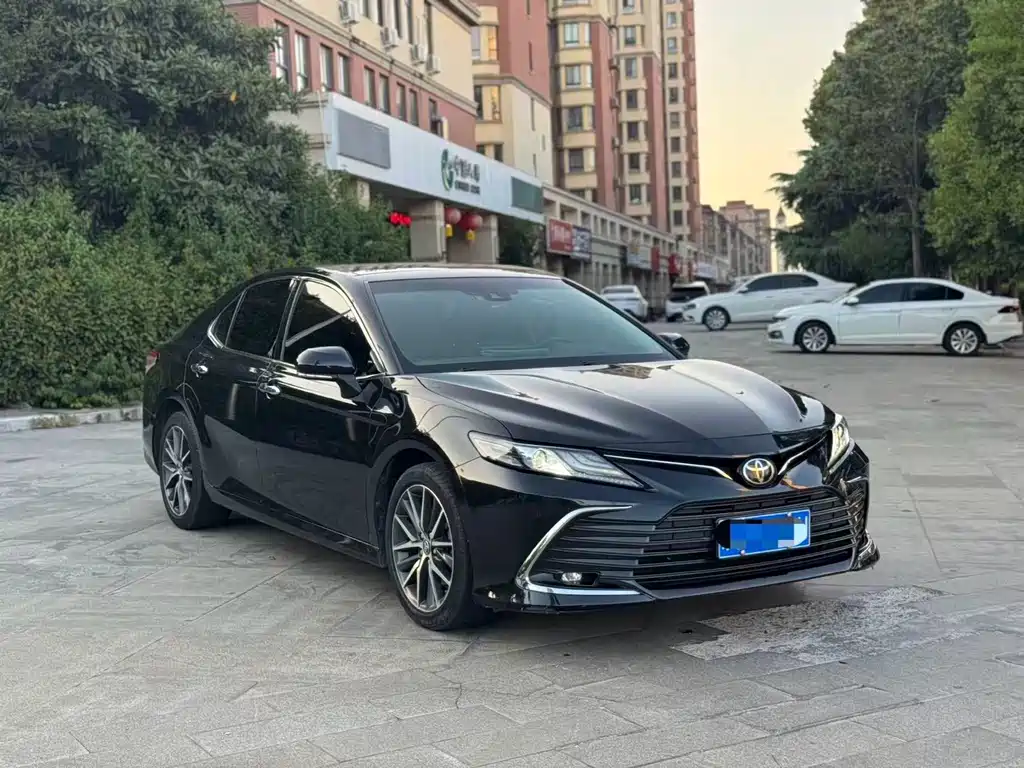 Toyota Camry — миниатюра 3