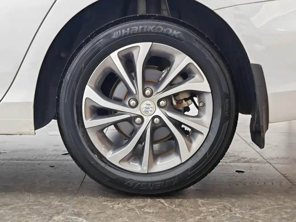 Buick Verano — миниатюра 9
