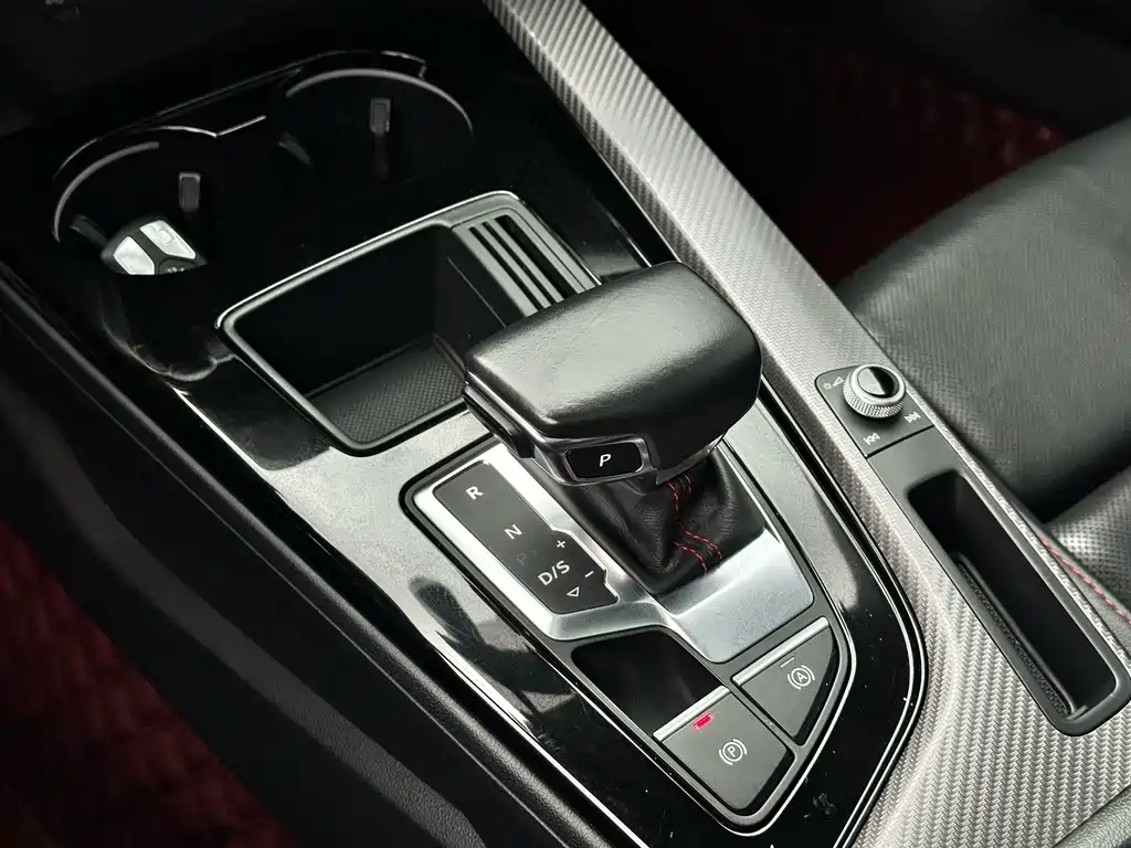 Audi A4L — миниатюра 20