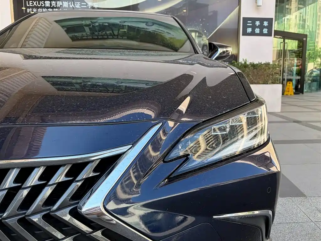 Lexus ES — миниатюра 5