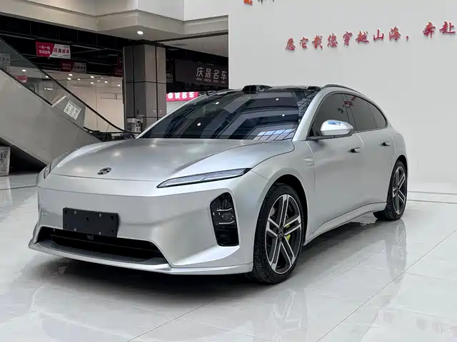 NIO NIO ET5T 2025