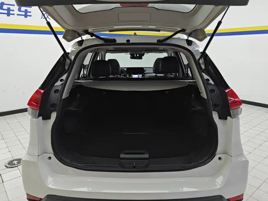 Nissan X-Trail — миниатюра 4