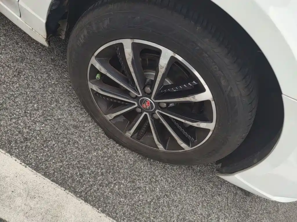Roewe i5 — миниатюра 12