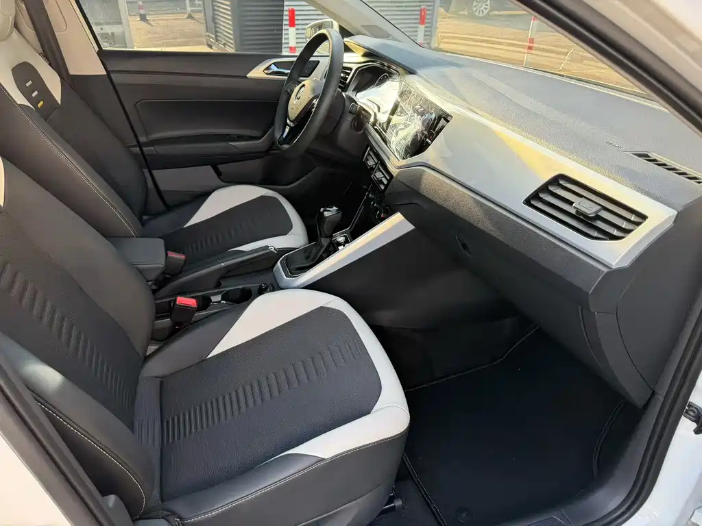 Volkswagen Polo — миниатюра 8