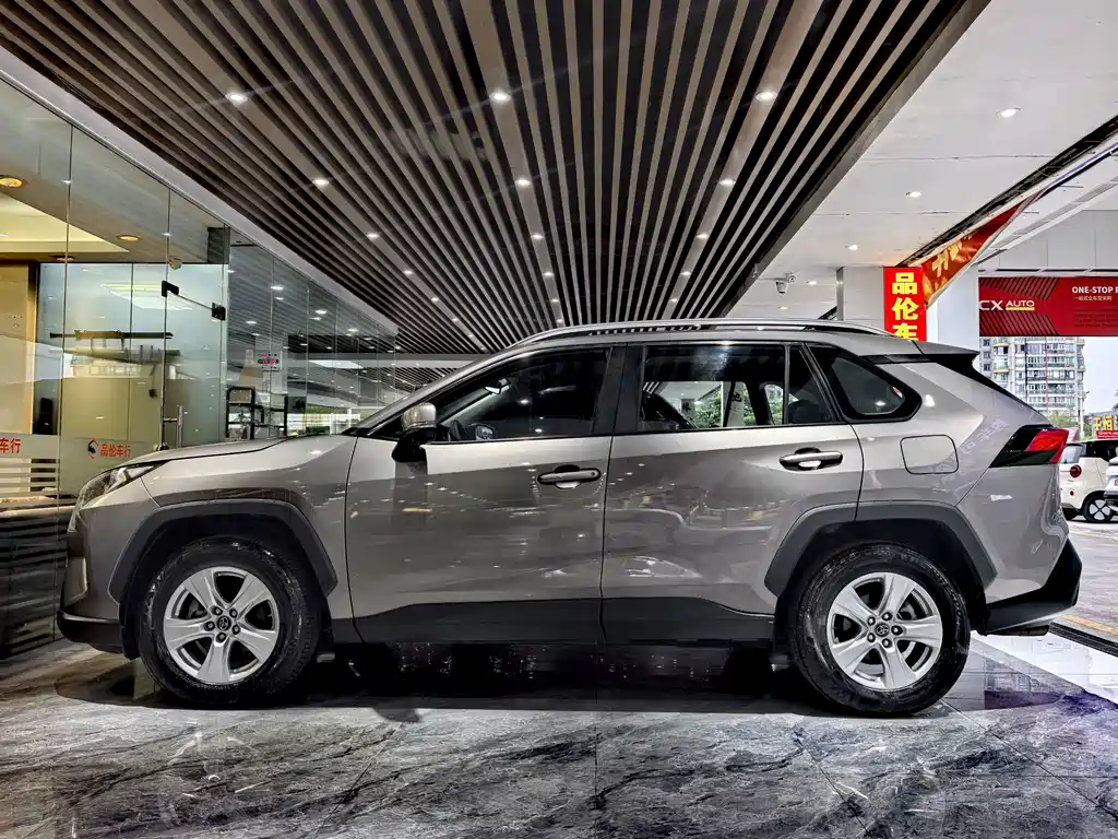 Toyota RAV4 — миниатюра 16