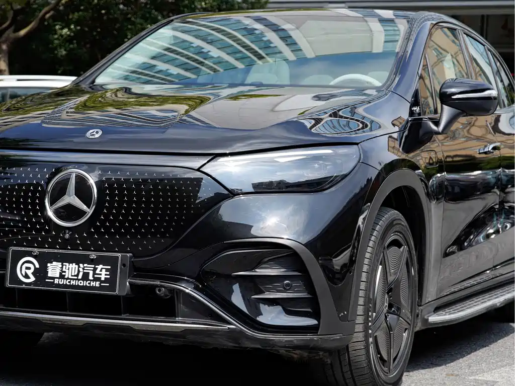 Mercedes-Benz EQE SUV — миниатюра 6
