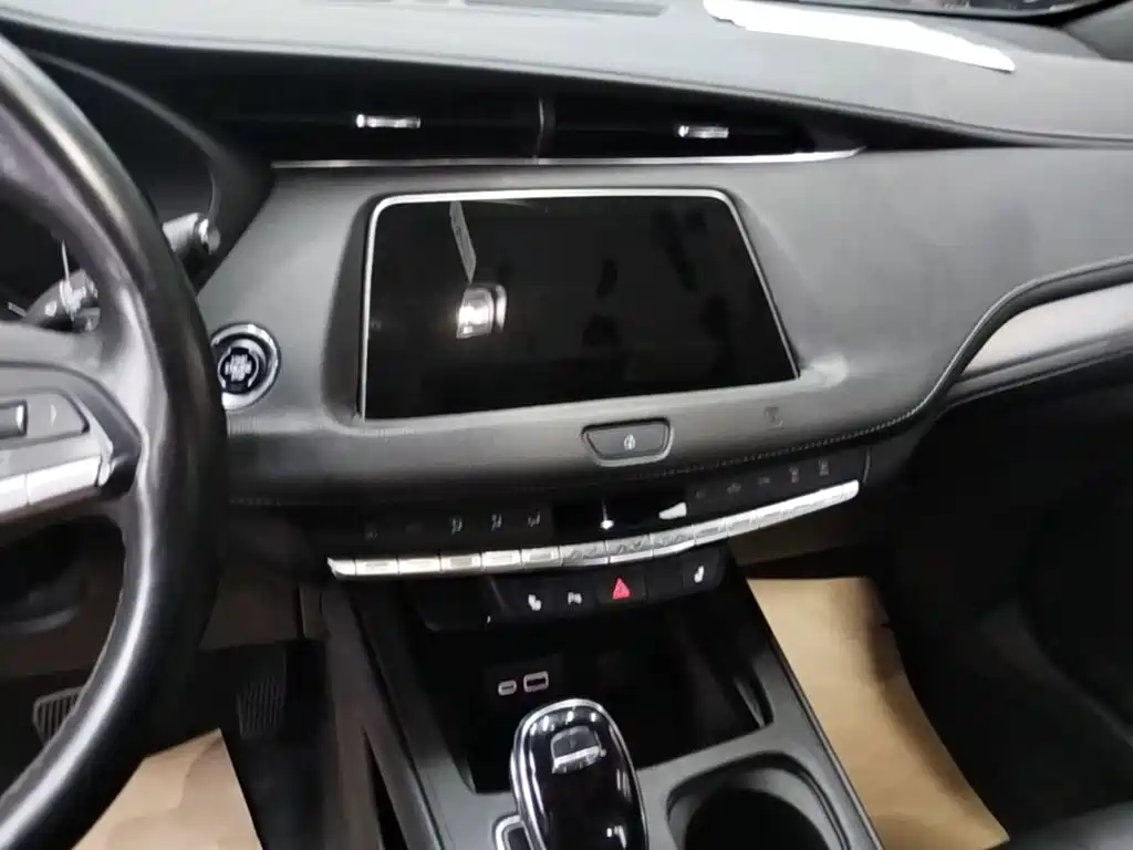 Cadillac XT4 — миниатюра 13