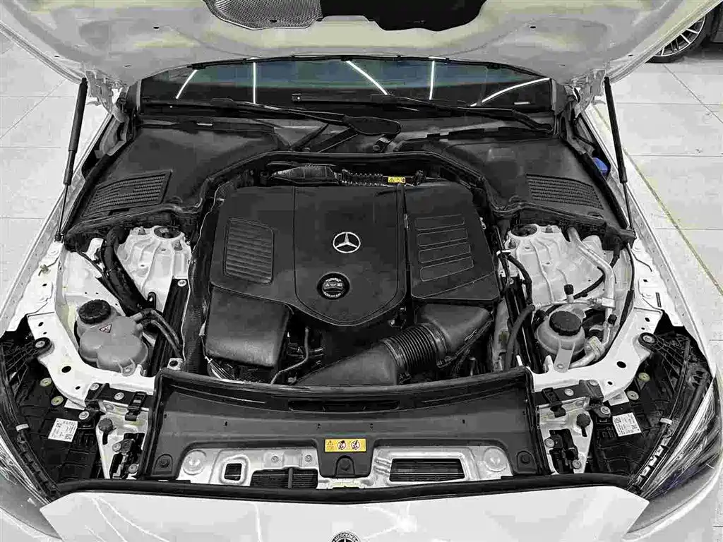Mercedes-Benz C-Class — миниатюра 12