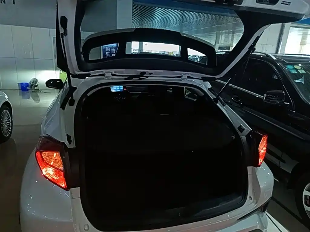 Toyota IZOA — миниатюра 19