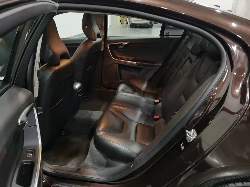 Volvo S60 — миниатюра 15