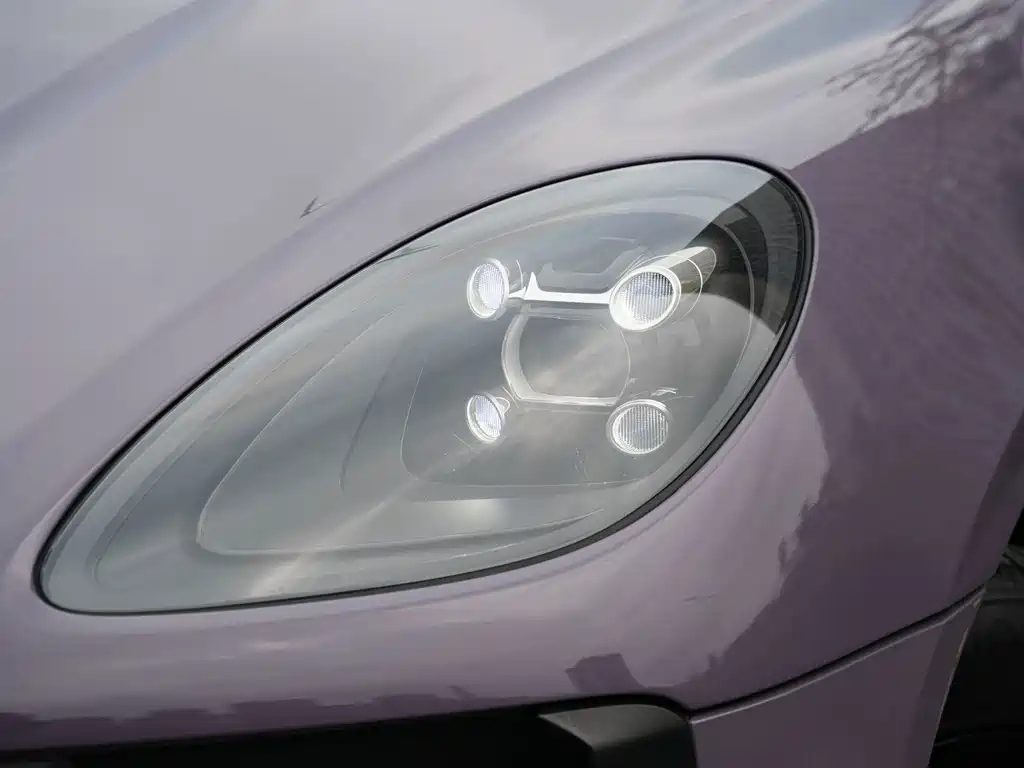 Porsche Macan — миниатюра 6