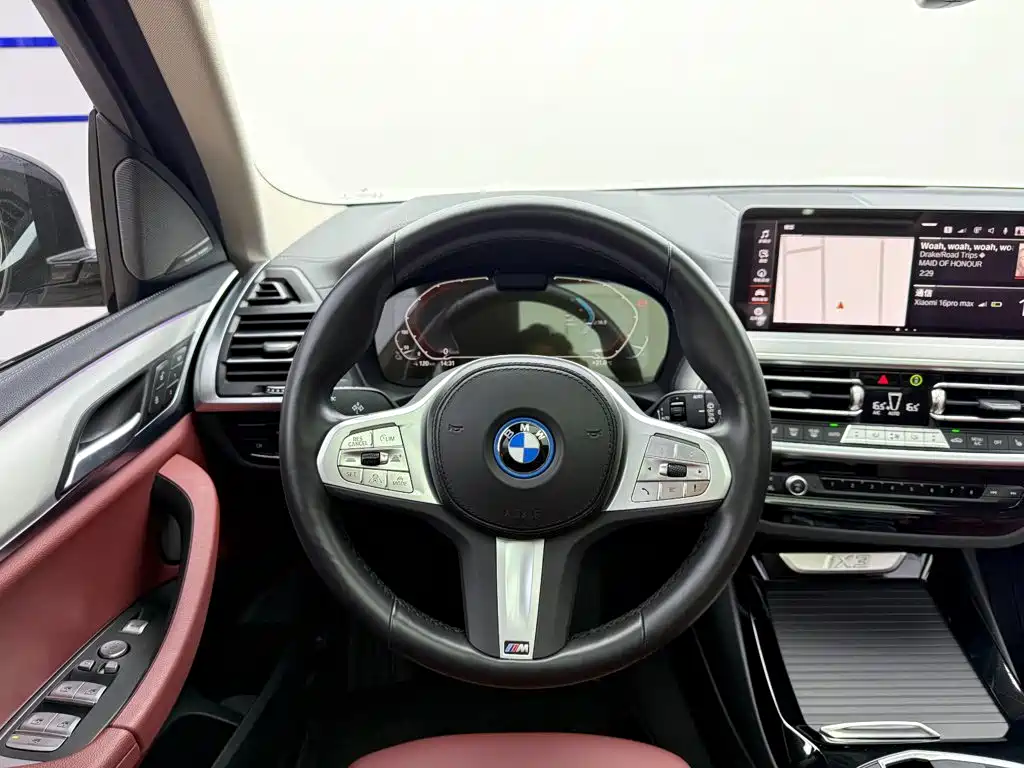 BMW iX3 — миниатюра 17