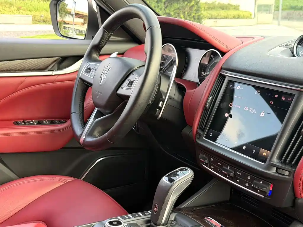 Maserati Levante — миниатюра 12