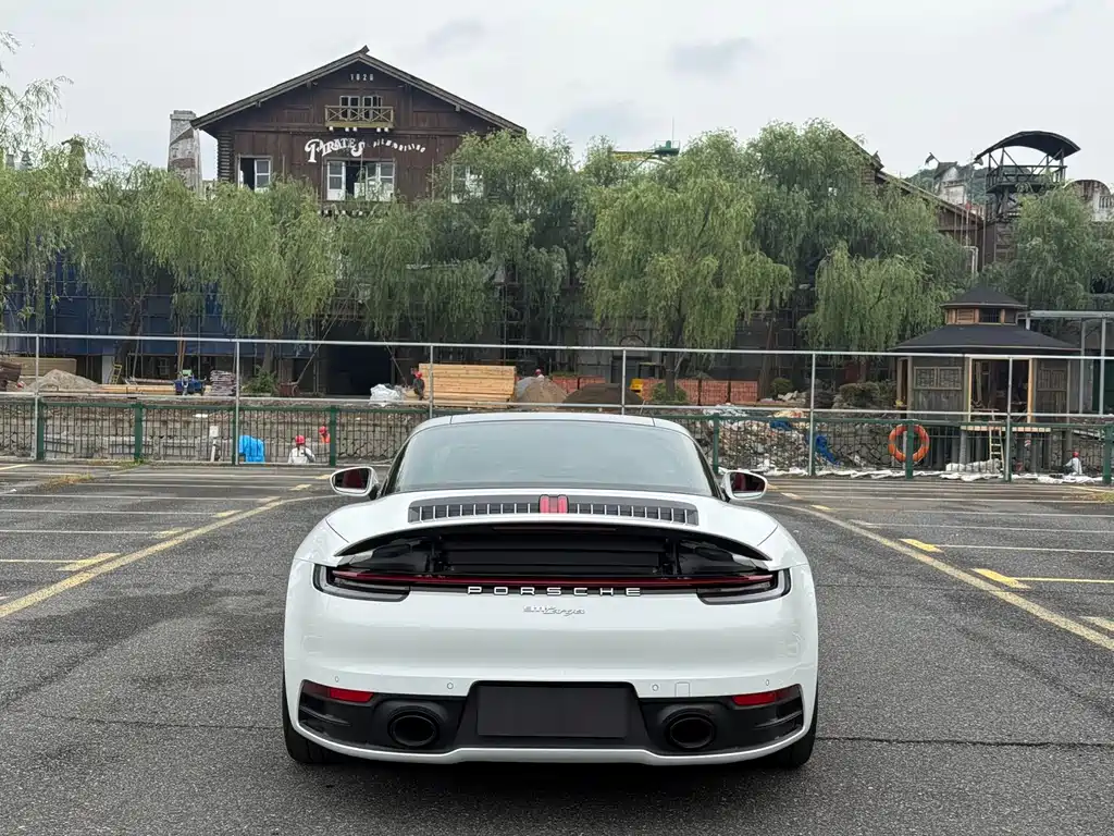 Porsche 911 2023 Targa 4 3.0T