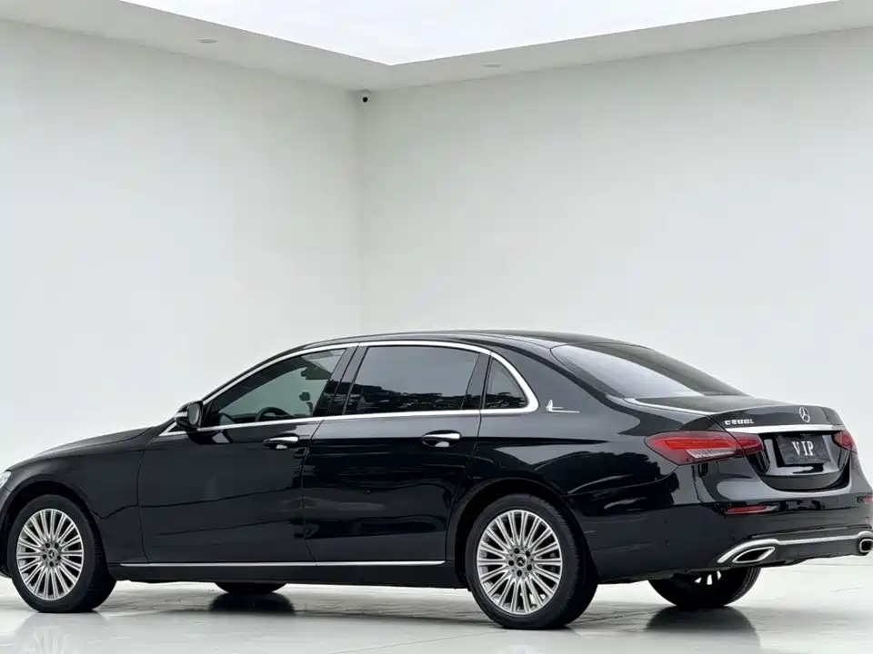 Mercedes-Benz E-Class — миниатюра 9