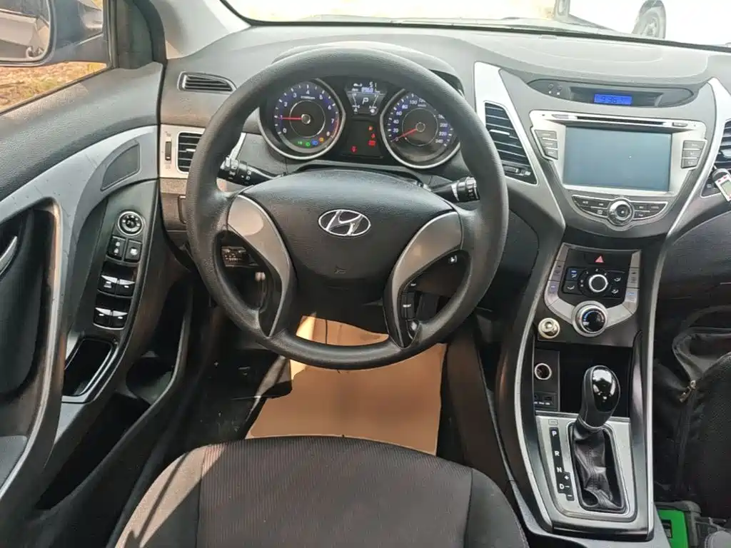 Hyundai Elantra Langdong — миниатюра 11