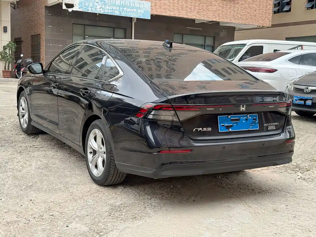 Honda Accord — миниатюра 7