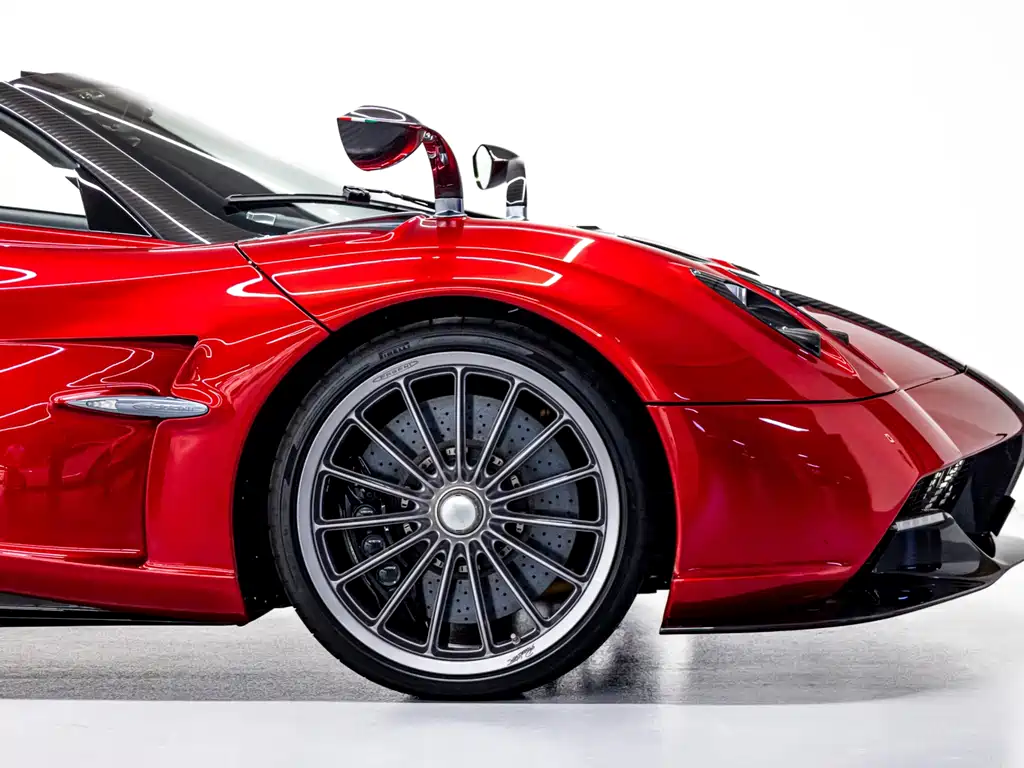 Pagani Huayra — миниатюра 6